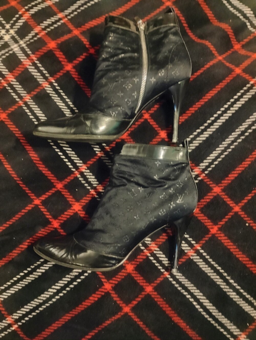 Women's Sexy Rare Authentic Black Louis Vuitton Heels U.S. Size 9